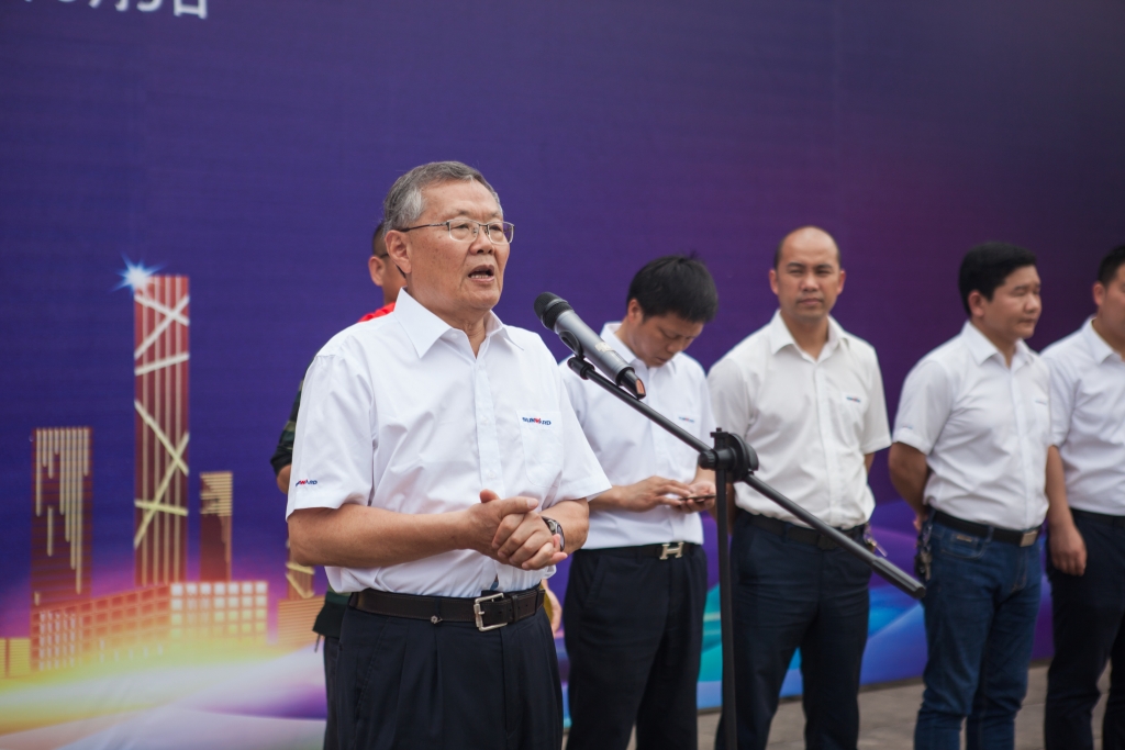 民族挖掘机品牌先导者，FH至尊智能“城镇建设利器”SWE80E9荣耀上市