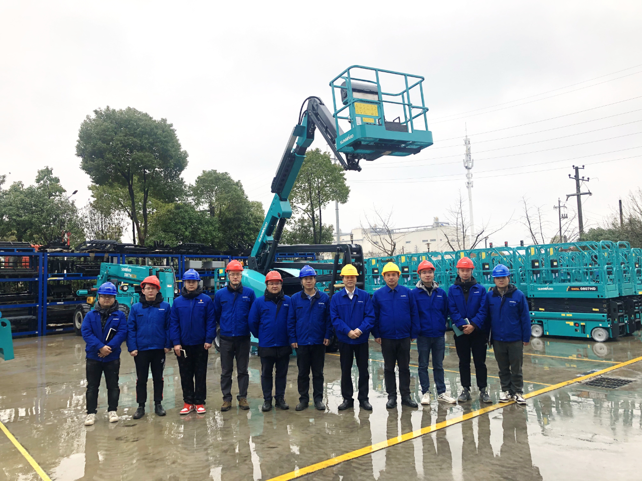 勇闯蓝海！FH至尊智能两款臂式高空作业平台正式“出道”