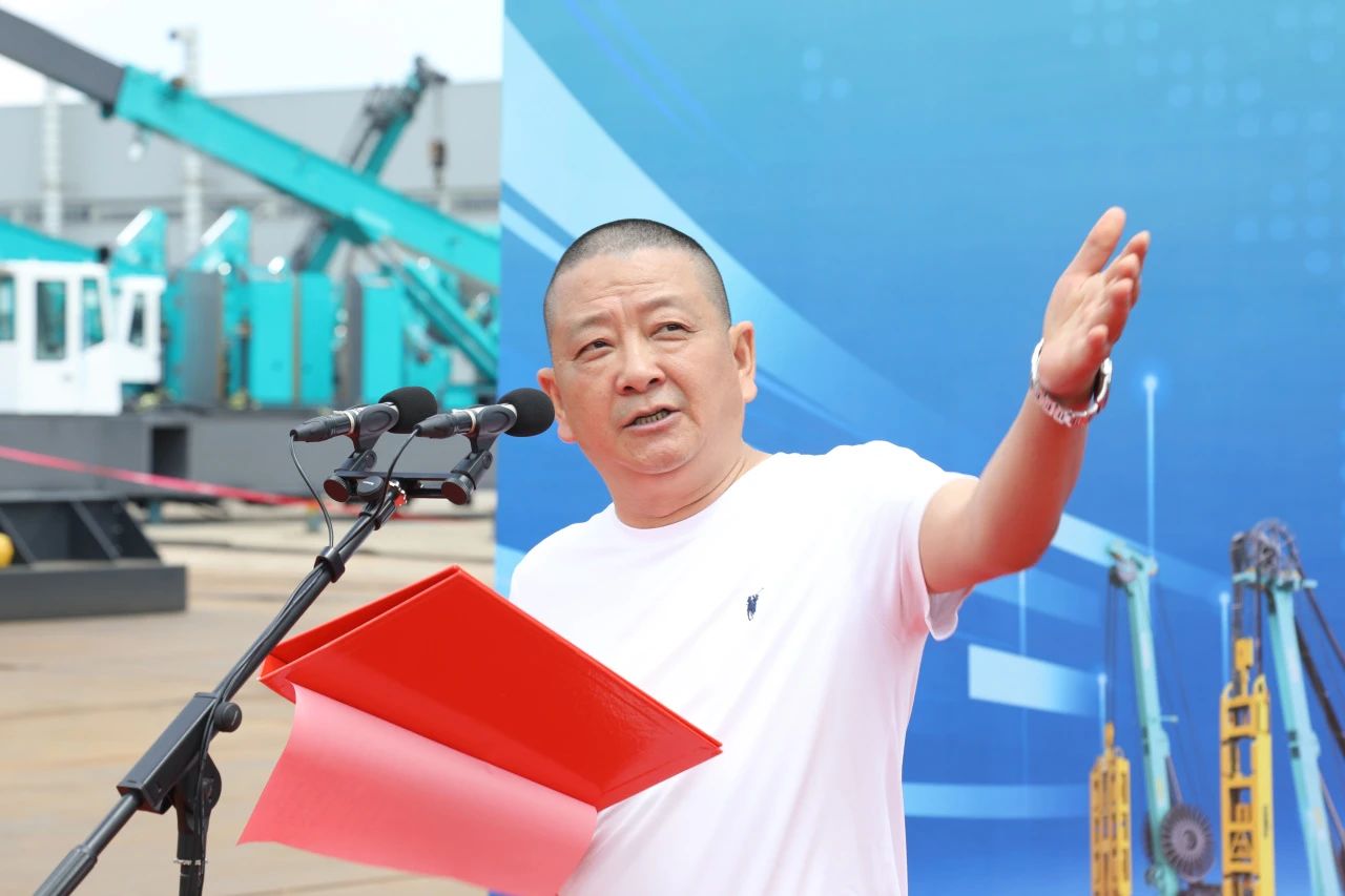 “破纪录王者”再出征！FH至尊智能SWDM800旋挖钻机成功交机