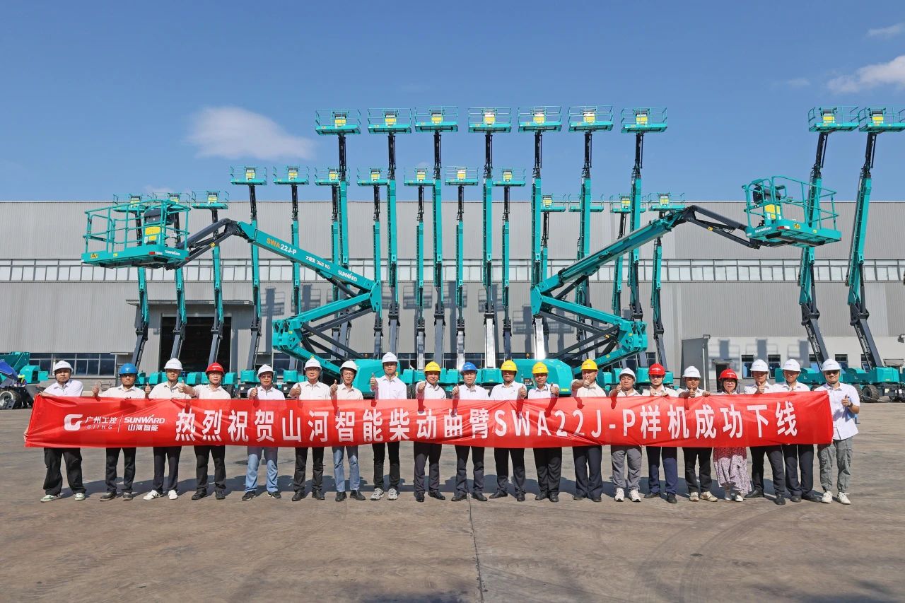 技术新标杆！FH至尊智能SWA22J-P柴动曲臂式高空作业平台下线！