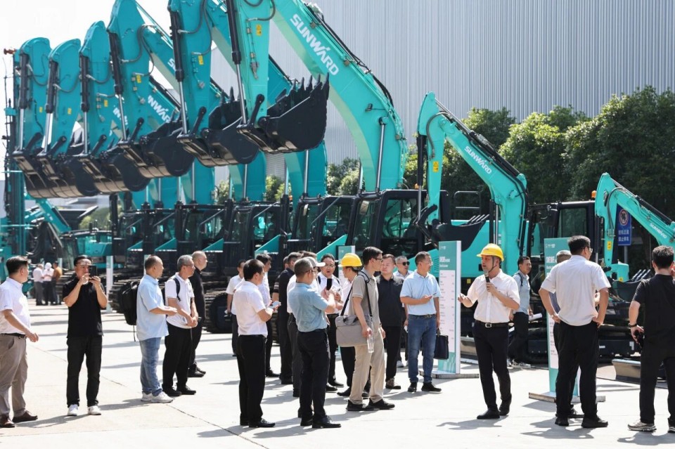 斜井开挖钻护一体化装备成功下线，实现地下工程装备重大突破