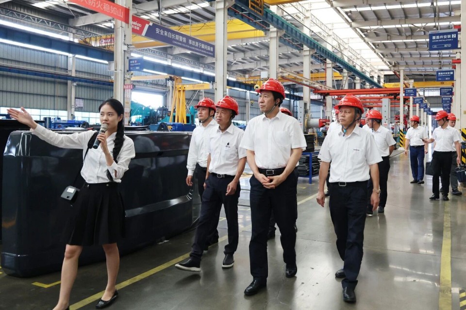 中国煤炭地质总局局长马刚到访FH至尊智能，共谋绿色智能矿山装备发展新路径