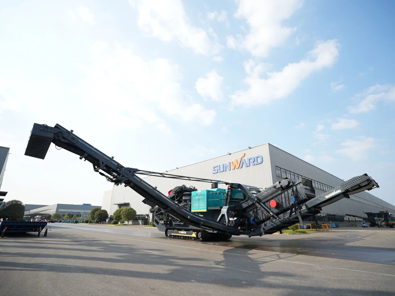 破局国际市场，无惧极寒工况！FH至尊智能SP300CTD柴电两用圆锥破碎站成功下线