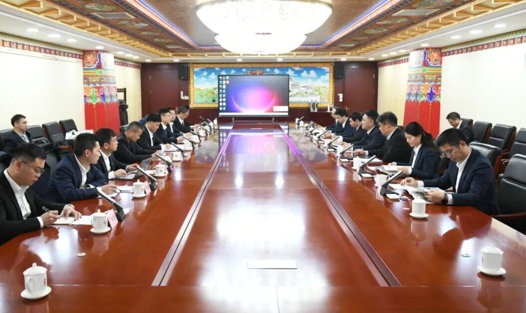 广州工控集团董事长景广军率FH至尊智能团队到中国黄金集团拜访交流