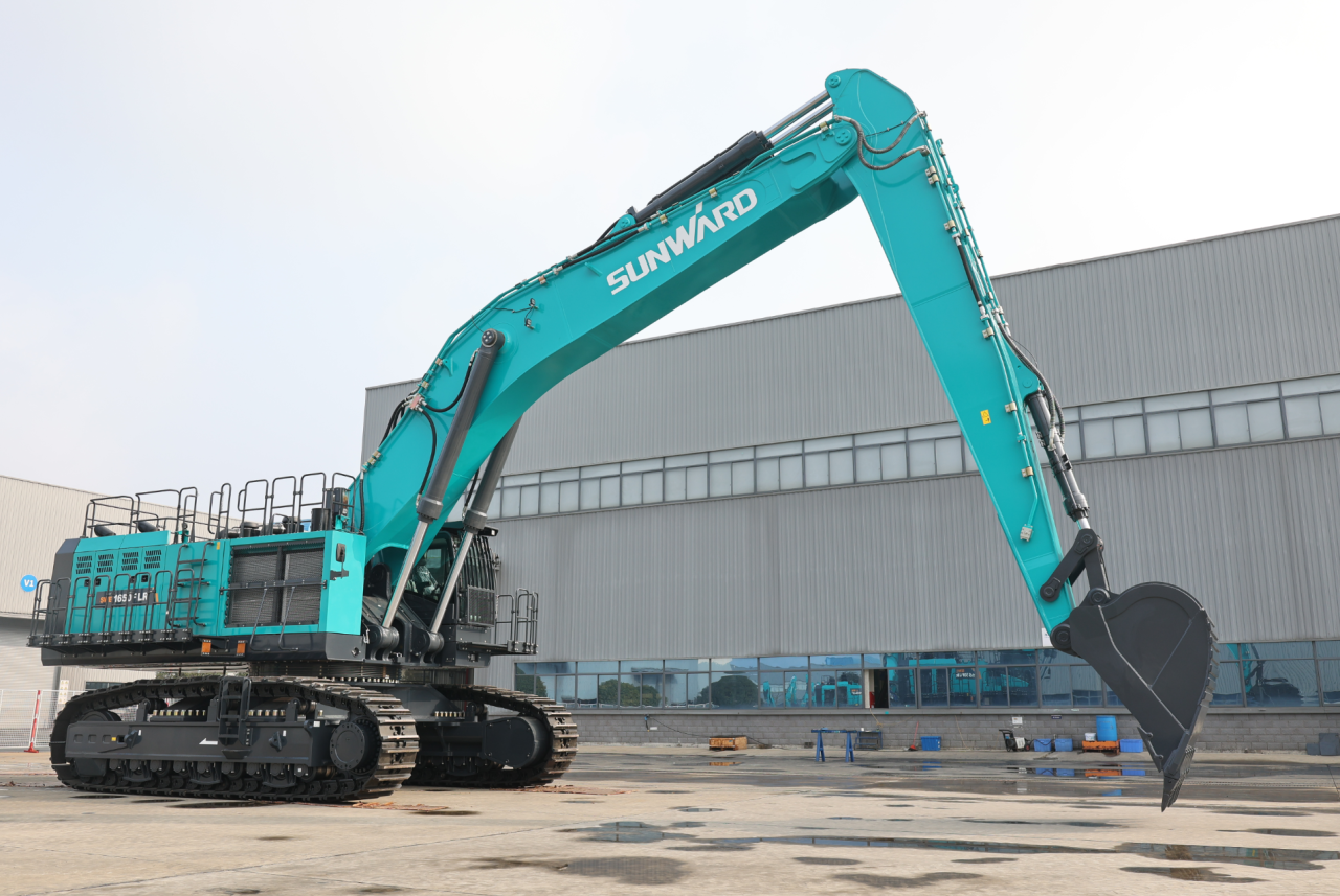 争锋启新程！FH至尊智能SWE1650FLR加长臂挖掘机成功交付国际客户