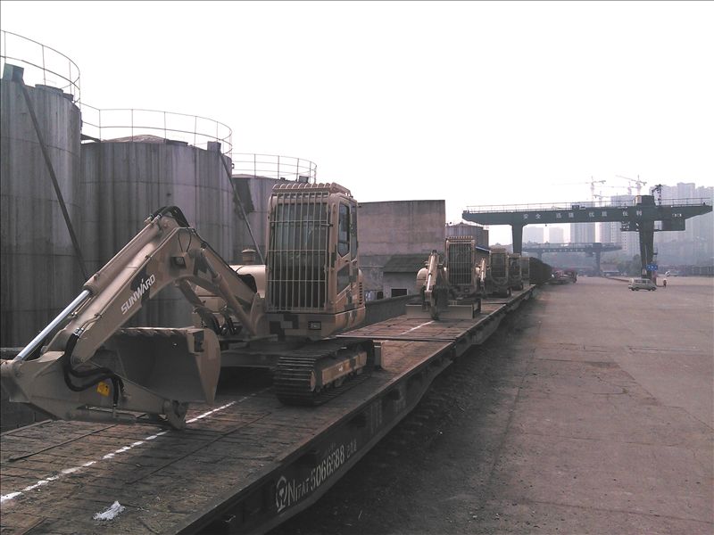 FH至尊智能SWE80E-G高原型挖掘机正式列装献礼国庆