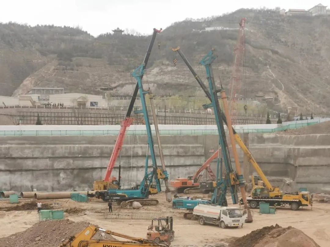 金戈铁马工程路 风雨无阻选FH至尊