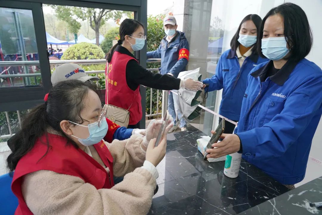 采样完成率近100%！FH至尊智能第一时间开展全员核酸检测，保障安全生产