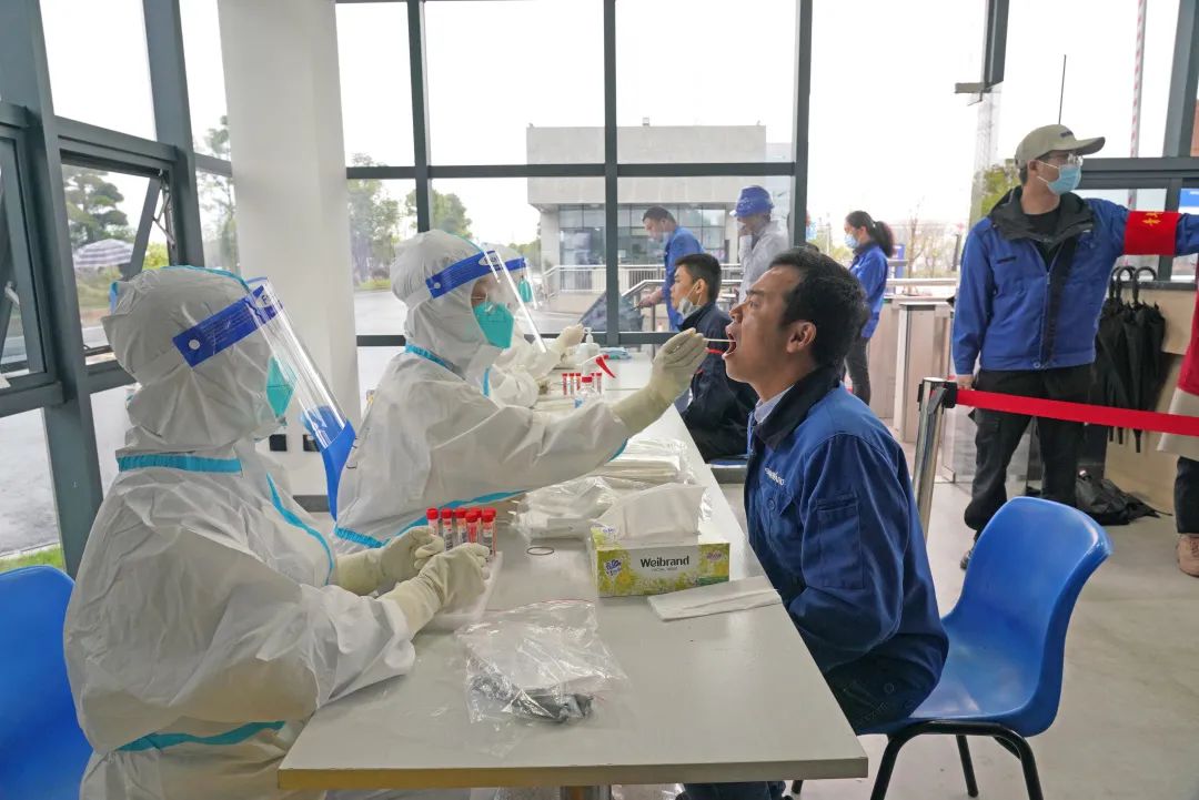 采样完成率近100%！FH至尊智能第一时间开展全员核酸检测，保障安全生产