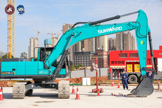 轮胎式挖掘机和履带式挖掘机，你更看好哪个？