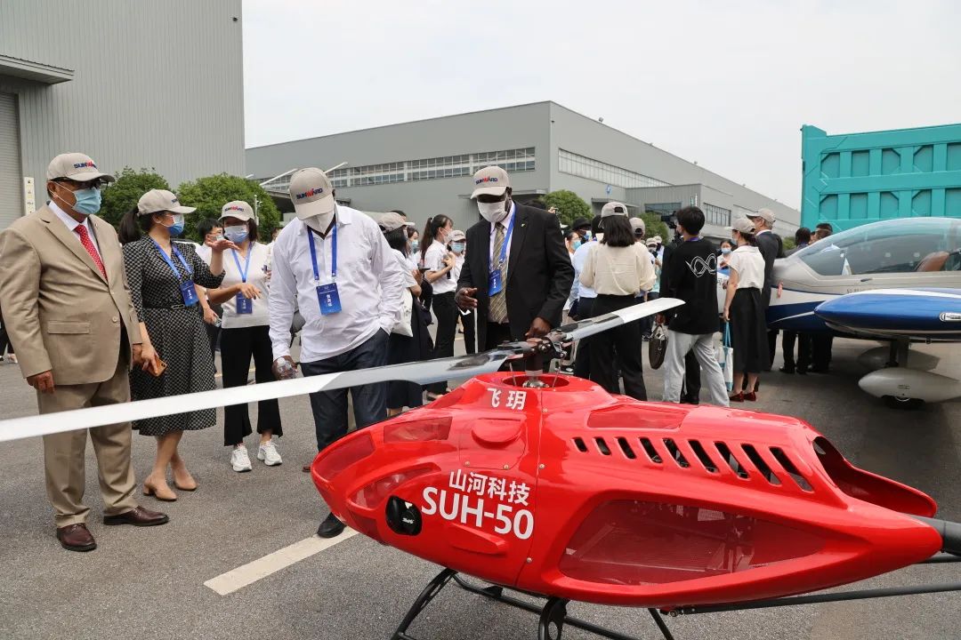 非洲驻华使节走访FH至尊智能