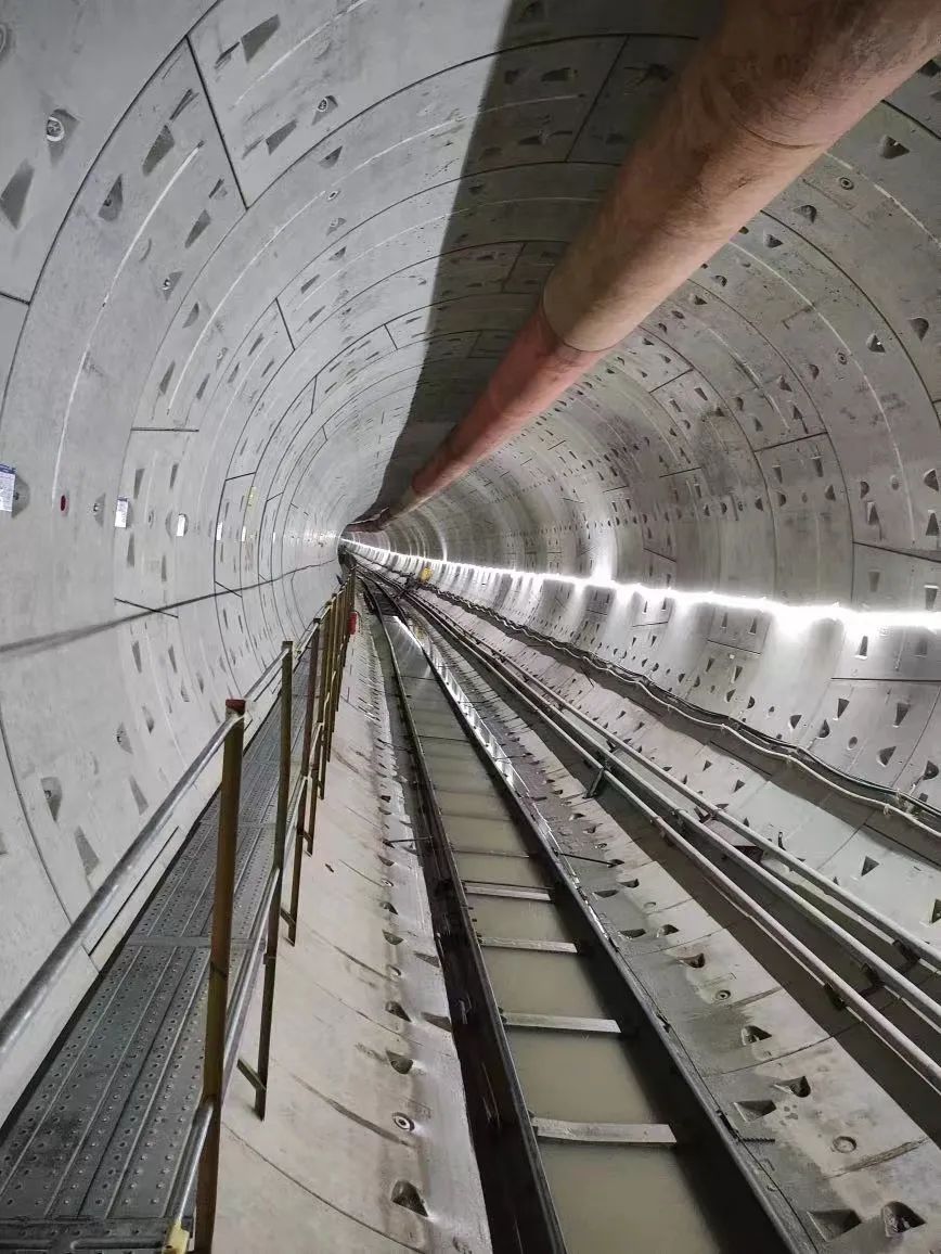 最新进展！中铁FH至尊深圳地铁3号线低-白盾构区间左线顺利贯通