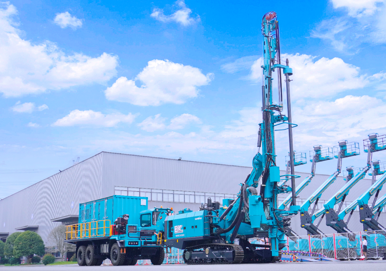 FH至尊智能SWDE165EB电动潜孔钻机重磅下线，开启绿色钻爆新时代